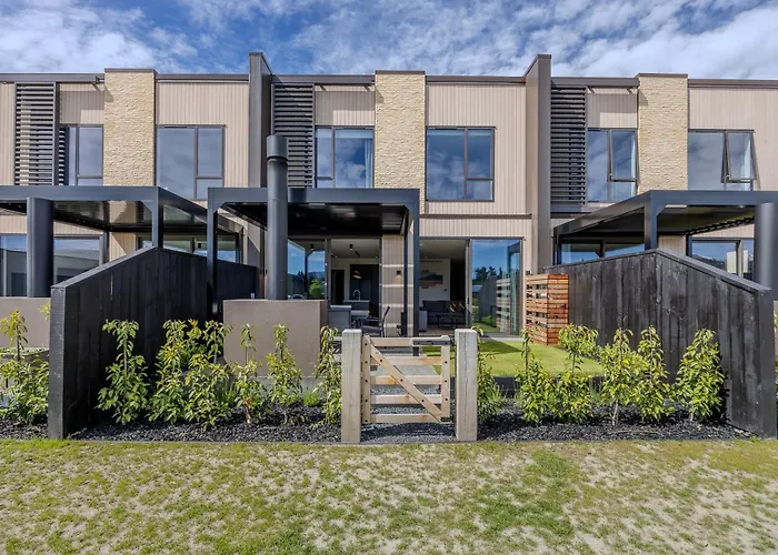 Luxurious Townhouse Just Minutes From Holiday home Wanaka
