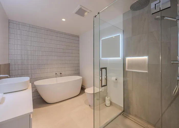 Luxurious Townhouse Just Minutes From Holiday home