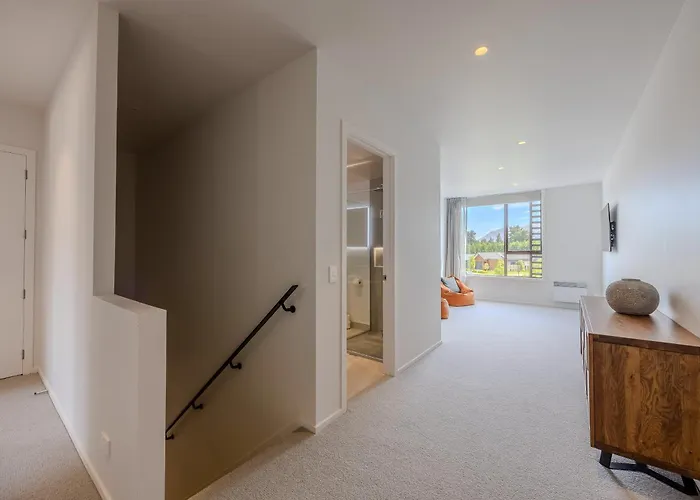 Luxurious Townhouse Just Minutes From Holiday home *